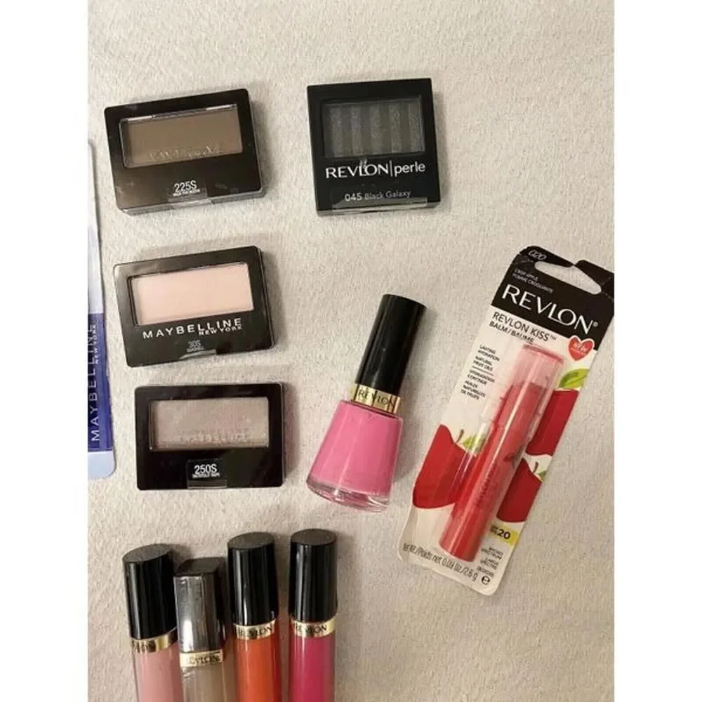 Lot Of Brand New Sealed Maybelline And Revlon Makeup